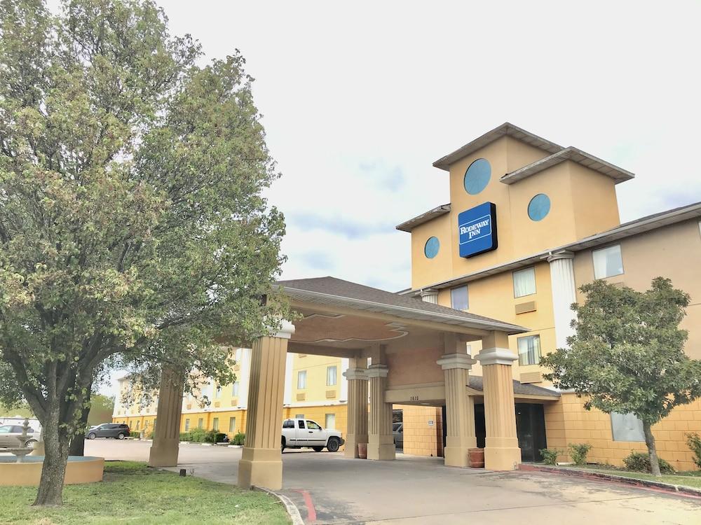 Super 8 By Wyndham Temple I-35 Hotel Kültér fotó